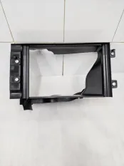 Дефлектор радиатора правый Toyota LC 300