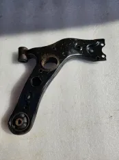 Рычаг передний левый Toyota RAV4