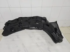 Подкрылок передний левый Toyota LC 300