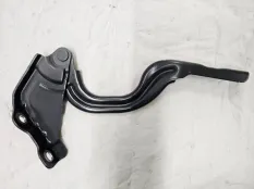 Петля капота левая Kia Ceed 3 CD