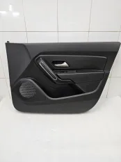 Обшивка двери передней правой Renault Duster 2021