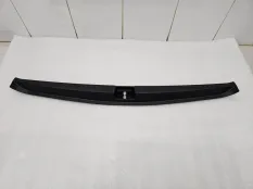 Накладка замка багажника Renault Duster 2