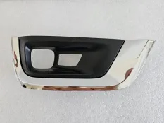 Накладка ПТФ Правая Toyota LC 300