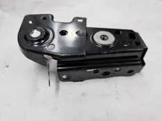 Кронштейн крепления передний панели Opel Astra J