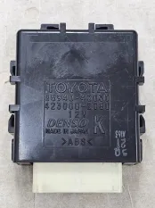 Реле стеклоочистителей Toyota RAV4 40