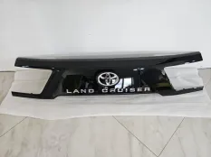 Накладка крышки багажника Toyota LC 300