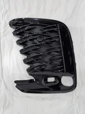 Решетка передняя бампера левая Lexus RX5