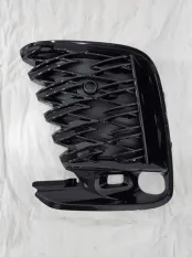 Решетка передняя бампера левая Lexus RX5