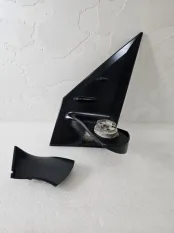 Ножка левого зеркала Toyota LC 200