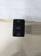 Кнопка подогрева сиденья правая Toyota RAV4 40