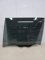 Стекло задней левой двери Toyota RAV4 XA50