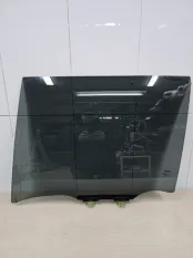 Стекло задней левой двери Toyota RAV4 XA50