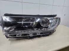 Фара правая Toyota Highlander 3