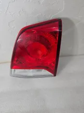 Фонарь в крышку багажника правый Toyota LC 200