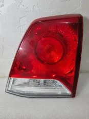 Фонарь в крышку багажника правый Toyota LC 200