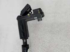 Клемма аккумулятора плюс Toyota RAV4 40