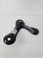 Кронштейн подрамника правый Toyota RAV4 40