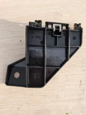 Кронштейн бампера задний правый Lexus RX4