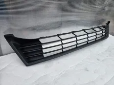 Решетка переднего бампера Toyota Corolla E18