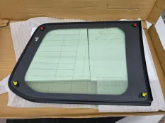 Форточка зад. лев Toyota LC 200