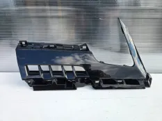 Накладка решетки радитора правая Lexus LX600