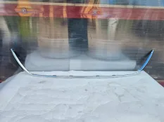 Хром молдинг решетки бампера Toyota Camry V50