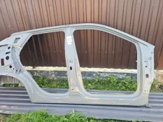 Боковая часть кузова правая Omoda C5