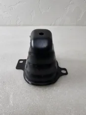 Кронштейн усилителя зад. правый Nissan Juke