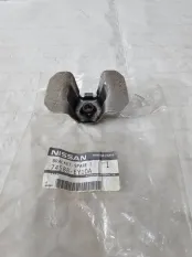 Кр-н крепление запас. колеса Nissan Qashqai J10