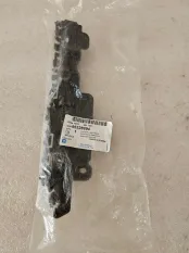 Кр-н бампера передний правый Chevrolet Cruze J300