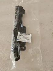 Кр-н бампера передний правый Chevrolet Cruze J300