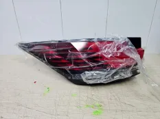 Фонарь внешний правый Lexus RX5