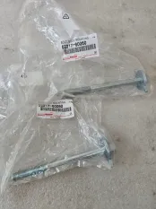 Болт кр-я подушек рамы Toyota LC 200