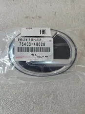 Эмблема крышки багажника Lexus RX4