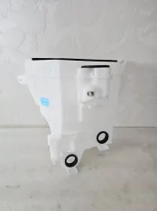 Бачок омывателя Toyota Prado 150