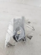 Кр-н передний бампера правый Toyota Hilux 7