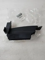 Кр-н бампера передний правый Renault Logan 2