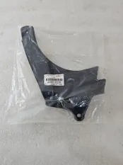 Пыльник двигателя левый Toyota Camry V50