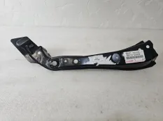 Кронштейн фары правый Toyota Camry V40