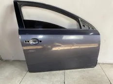 Дверь правая передняя передней левой Renault Latitude (2010 - 2013) 801003151R
