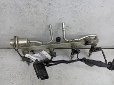 Топливная рампа Opel Astra J 2012 55355609
