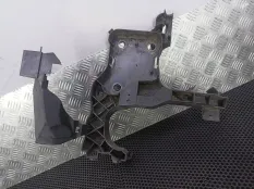 Крепление фары (кронштейн фары) правой Renault Megane 2 2006 8200137496