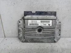 Блок управления двигателем Renault Duster (2010 - 2015) 237101414R