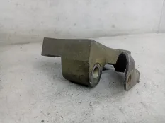 Кронштейн коробки (балка кпп) Renault Duster 2015 8200805817