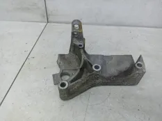 Кронштейн двигателя правый Renault Kangoo 2 2010 8200871583