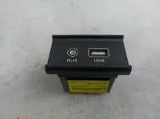Разъем AUX / USB Kia Sorento 3 рест. 2018 96120C5KB0
