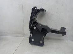 Крепление фары (кронштейн фары) левой Renault Megane 2 рест. (2006 - 2009) 8200137495