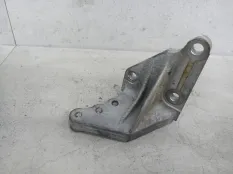 Кронштейн коробки (балка кпп) Nissan Murano Z51 (2007 - 2010) 30441CA000