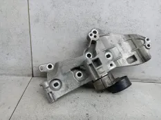Кронштейн генератора Renault Megane 2 рест. (2006 - 2009) 8200669495