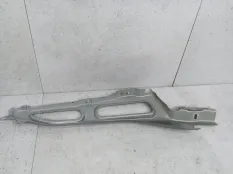 Кронштейн крыла левый Renault Scenic 4 2019 641356482R
